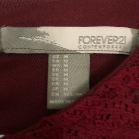 Red laced dress - Picture 2 of 3